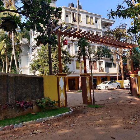 Luxury 2Bhk Apartment Near Calangute Baga Beach With Pool Exterior foto